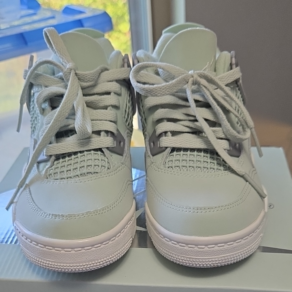 Jordan Retro 4 Size 13C - Picture 3 of 8